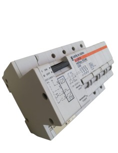 Interrupteur réflexe Merlin Gerin 18146 XC40 4P 40A 4,5k, commande 220V, courbe C 2